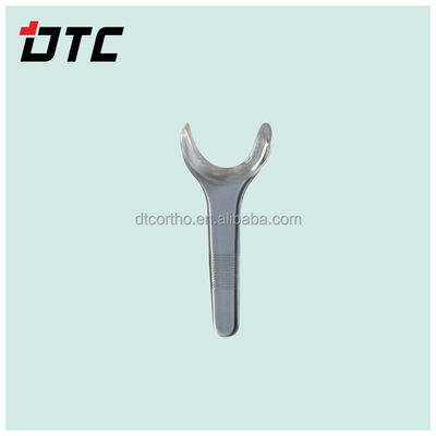 Orthodontic Materials DTC Cheek Retractor for Dental Procedures in Large/Small Size