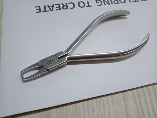 Orthodontic Materials DTC Pliers for Removing Brackets 3 Year Shelf Life Durable Design