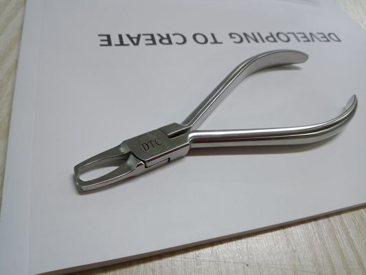 Orthodontic Materials DTC Pliers for Removing Brackets 3 Year Shelf Life Durable Design